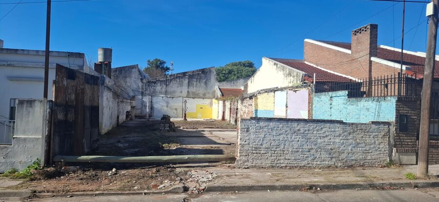 VENDO TERRENO CALLE ESTEBAN RAMS CASI ALMAFUERTE