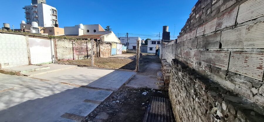 VENDO TERRENO CALLE ESTEBAN RAMS CASI ALMAFUERTE
