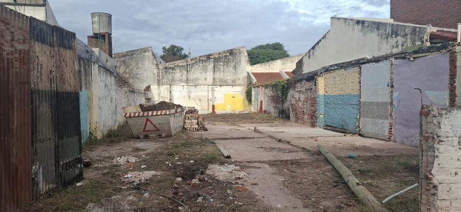 VENDO TERRENO CALLE ESTEBAN RAMS CASI ALMAFUERTE