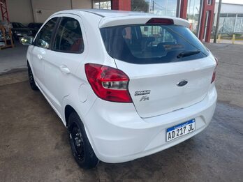 Ka Se 1.5 4 cilindros  2018 110.000km. Vendo o permuto mayor-menor