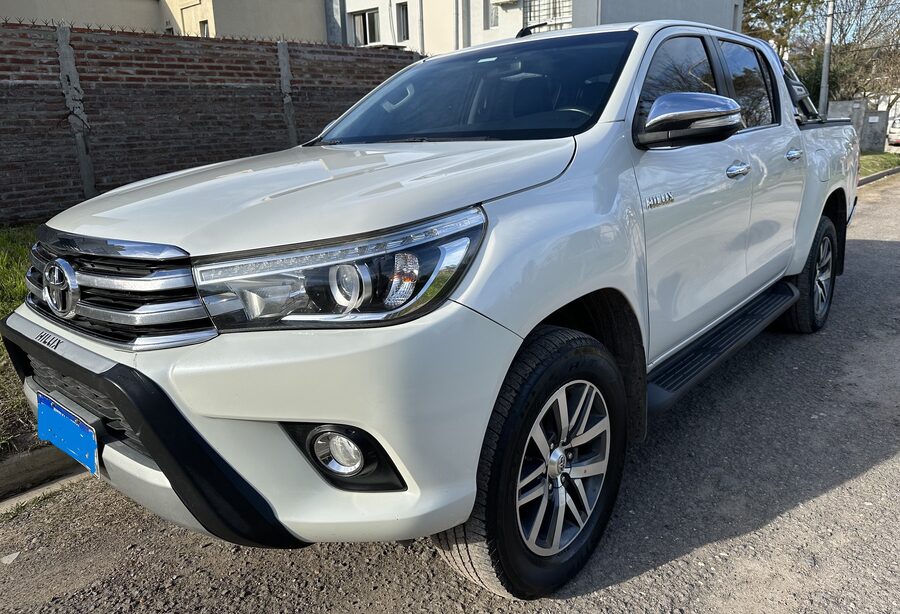 Vendo Toyota Hilux 2017 SRX 4x4 Aut