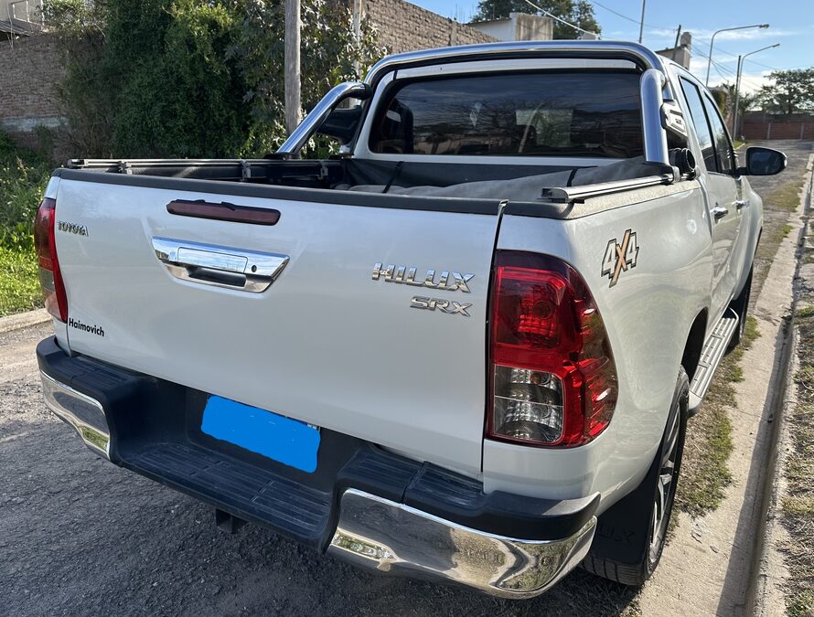Vendo Toyota Hilux 2017 SRX 4x4 Aut