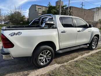 Vendo Toyota Hilux 2017 SRX 4x4 Aut
