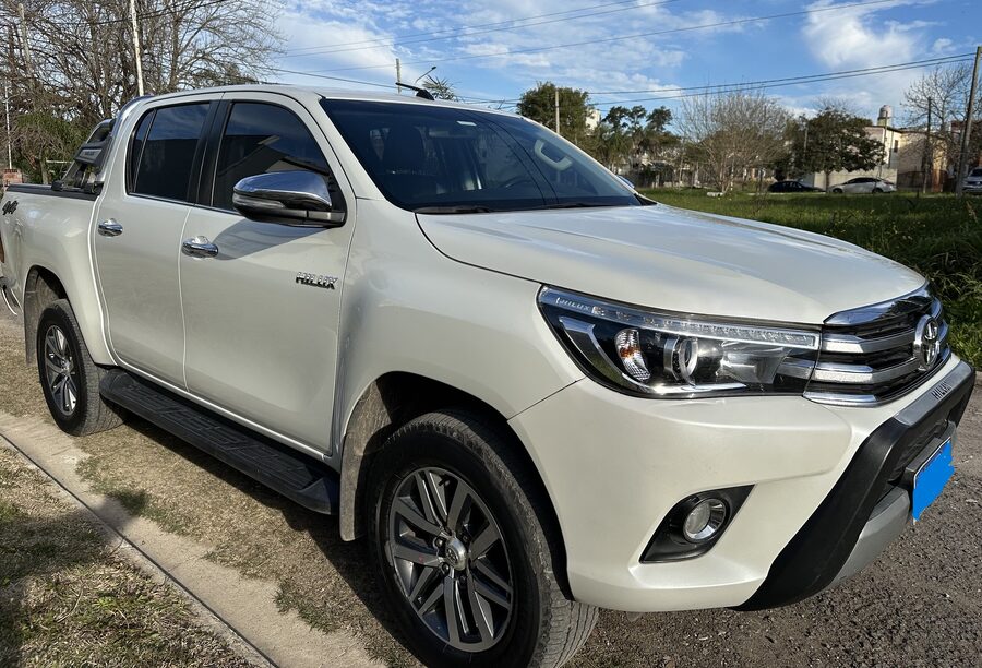 Vendo Toyota Hilux 2017 SRX 4x4 Aut