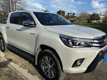 Vendo Toyota Hilux 2017 SRX 4x4 Aut