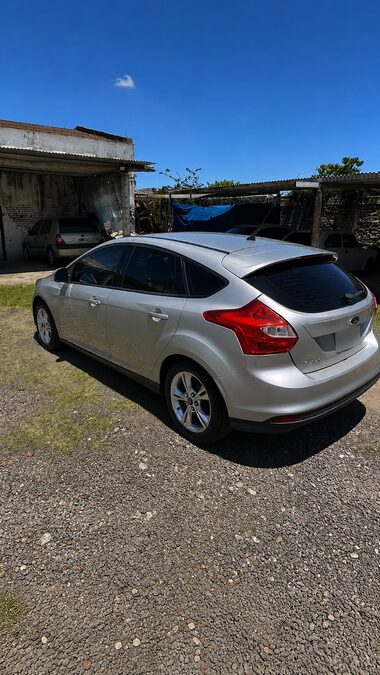 FOTD FOCUS 1.6 S L/14 5P - AÑO 2.014