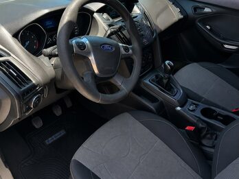 FOTD FOCUS 1.6 S L/14 5P - AÑO 2.014