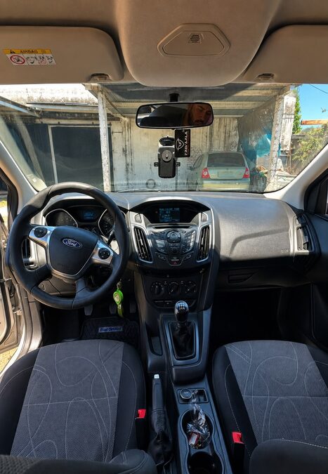 FOTD FOCUS 1.6 S L/14 5P - AÑO 2.014