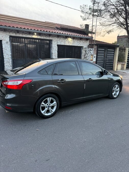 Vendo Ford Focus