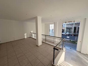 Local comercial calle YrigoyenN°84