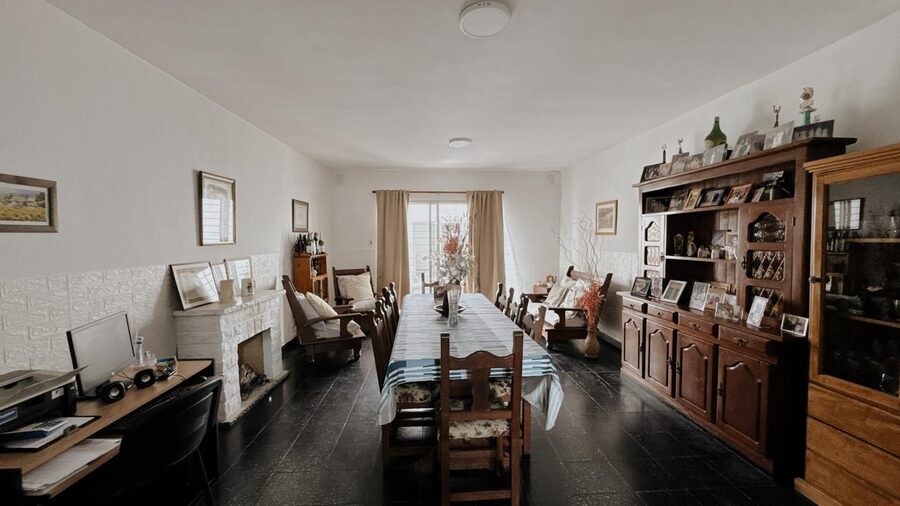 VENDO CASA  – A 1 CUADRA DEL SHOPPING LA PAZ