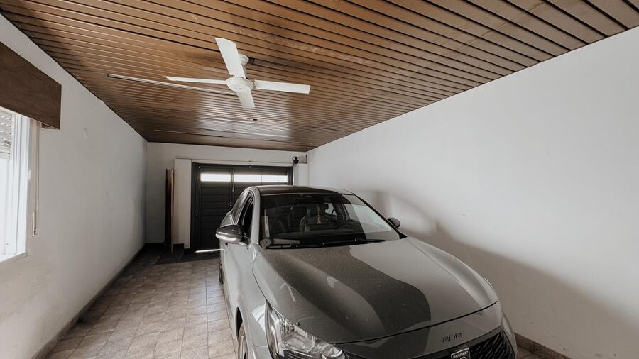 VENDO CASA  – A 1 CUADRA DEL SHOPPING LA PAZ