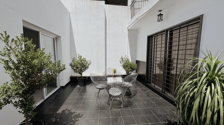VENDO CASA  – A 1 CUADRA DEL SHOPPING LA PAZ