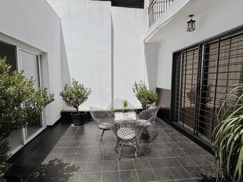 VENDO CASA  – A 1 CUADRA DEL SHOPPING LA PAZ