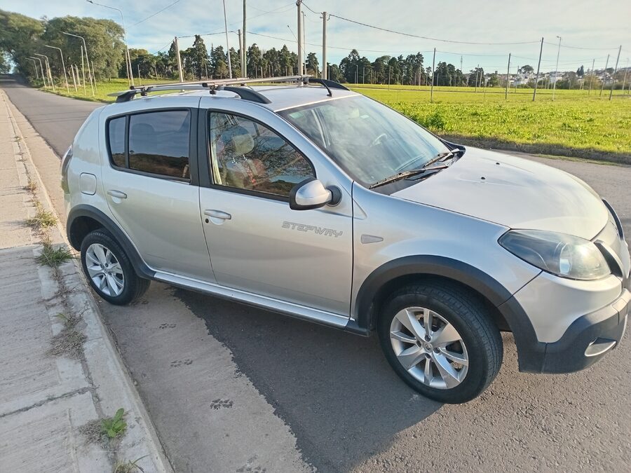Renault Sandero Stepway 1.6 nafta