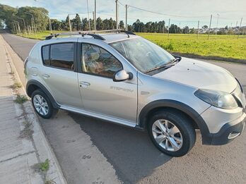 Renault Sandero Stepway 1.6 nafta