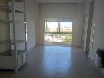 SE VENDE Y ALQUILA SEMIPISO C/ COCHERA , ZONA CENTRO !!!!