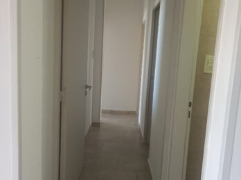 SE VENDE Y ALQUILA SEMIPISO C/ COCHERA , ZONA CENTRO !!!!