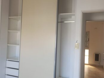 SE VENDE Y ALQUILA SEMIPISO C/ COCHERA , ZONA CENTRO !!!!