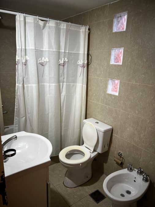 Departamento 1 dormitorio - Todos los servicios - Zona: Centro.