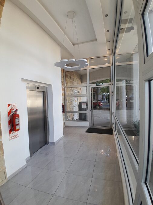 Alquilamos dpto de 1 dormitorio calle 25 de Mayo esquina Palma Ed las Moras