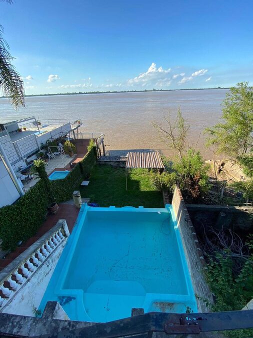 CASA SOBRE EL RÍO PARANÁ