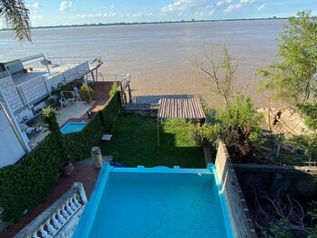 CASA SOBRE EL RÍO PARANÁ