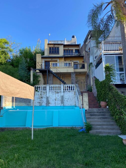 CASA SOBRE EL RÍO PARANÁ