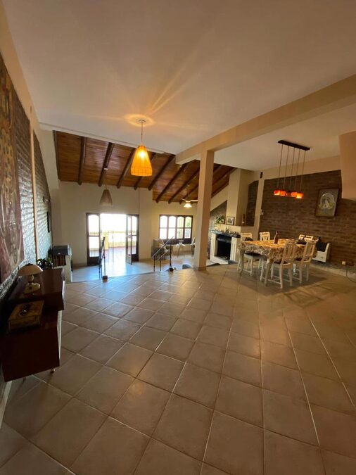 CASA SOBRE EL RÍO PARANÁ