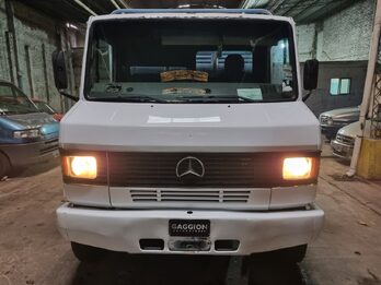 Vendo en muy buen estado Mercedes Benz 710 / 1993