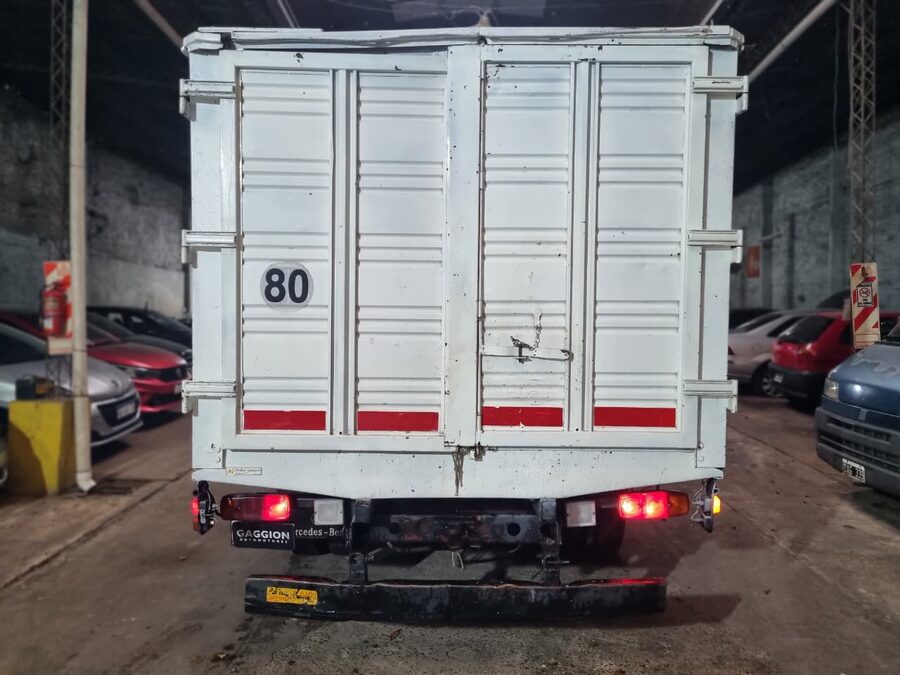 Vendo en muy buen estado Mercedes Benz 710 / 1993