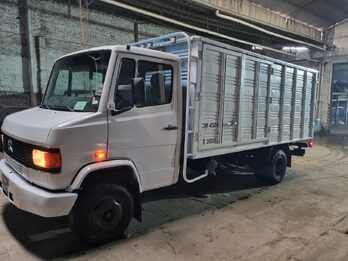 Vendo en muy buen estado Mercedes Benz 710 / 1993