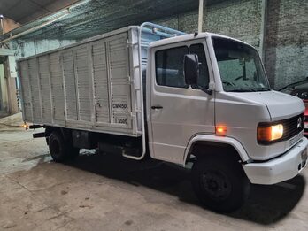 Vendo en muy buen estado Mercedes Benz 710 / 1993