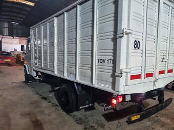 Vendo en muy buen estado Mercedes Benz 710 / 1993