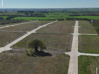 VENTA TERRENOS-LISTO A ESCRITURAR Y CONSTRUIR - ENTREGA 6.750usd Y 12 CUOTAS FIJAS