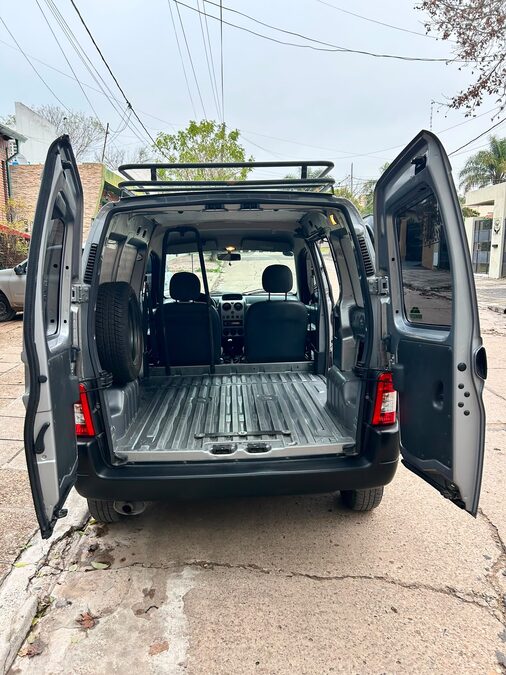 VENDO PARTNER IMPECABLE  GNC (1.6 CONFORT L/23)