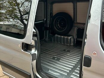 VENDO PARTNER IMPECABLE  GNC (1.6 CONFORT L/23)