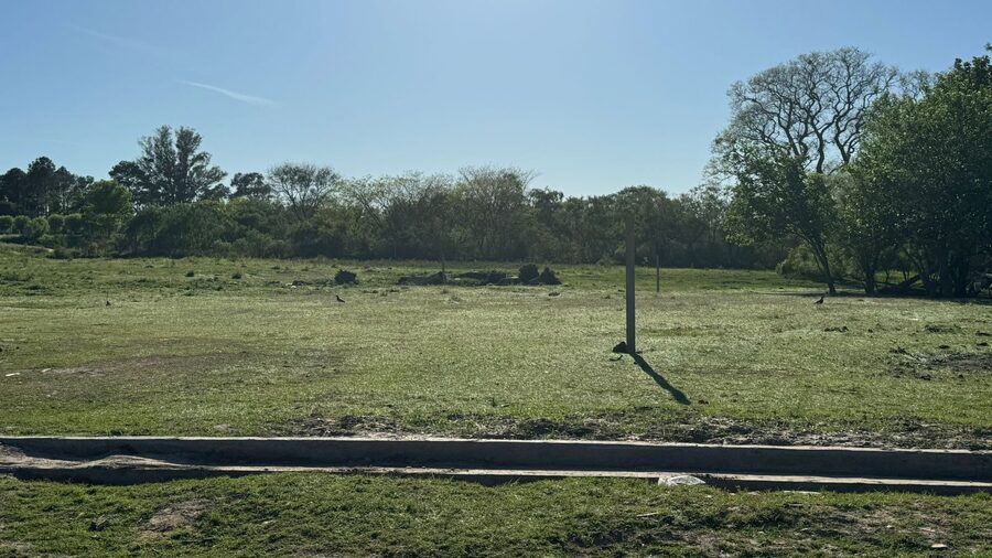 Se vende gran lote en zona Almafuerte. 1 hectárea y media