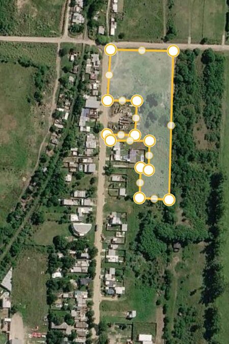 Se vende gran lote en zona Almafuerte. 1 hectárea y media