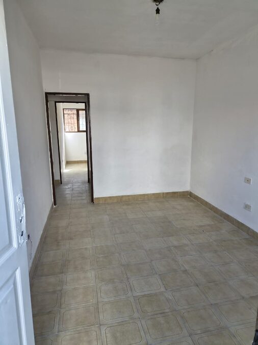Dueño alquila casa en Av. Churruarin 386