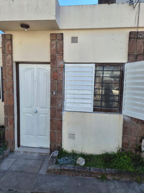Dueño alquila casa en Av. Churruarin 386