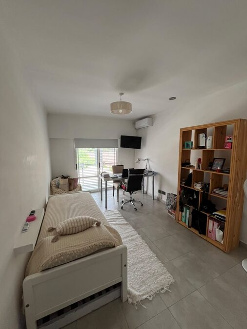 CASA 4 DORM, COCHERA PASANTE + PILETA / ZONA  ALMAFUERTE
