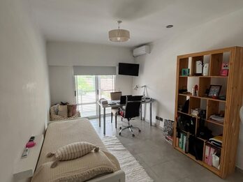 CASA 4 DORM, COCHERA PASANTE + PILETA / ZONA  ALMAFUERTE