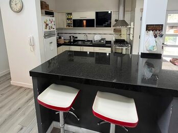 CASA 4 DORM, COCHERA PASANTE + PILETA / ZONA  ALMAFUERTE