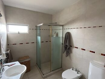 CASA 4 DORM, COCHERA PASANTE + PILETA / ZONA  ALMAFUERTE