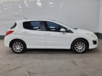 PEUGEOT 308 ALLURE 1.6 – 2013 – 138000 KM