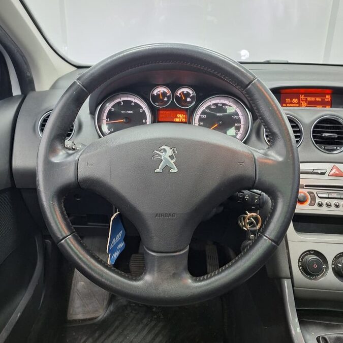 PEUGEOT 308 ALLURE 1.6 – 2013 – 138000 KM