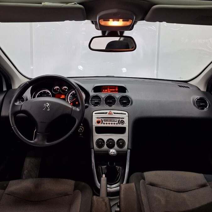 PEUGEOT 308 ALLURE 1.6 – 2013 – 138000 KM