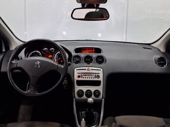 PEUGEOT 308 ALLURE 1.6 – 2013 – 138000 KM