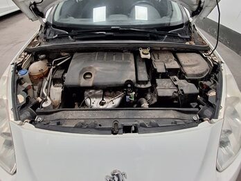 PEUGEOT 308 ALLURE 1.6 – 2013 – 138000 KM